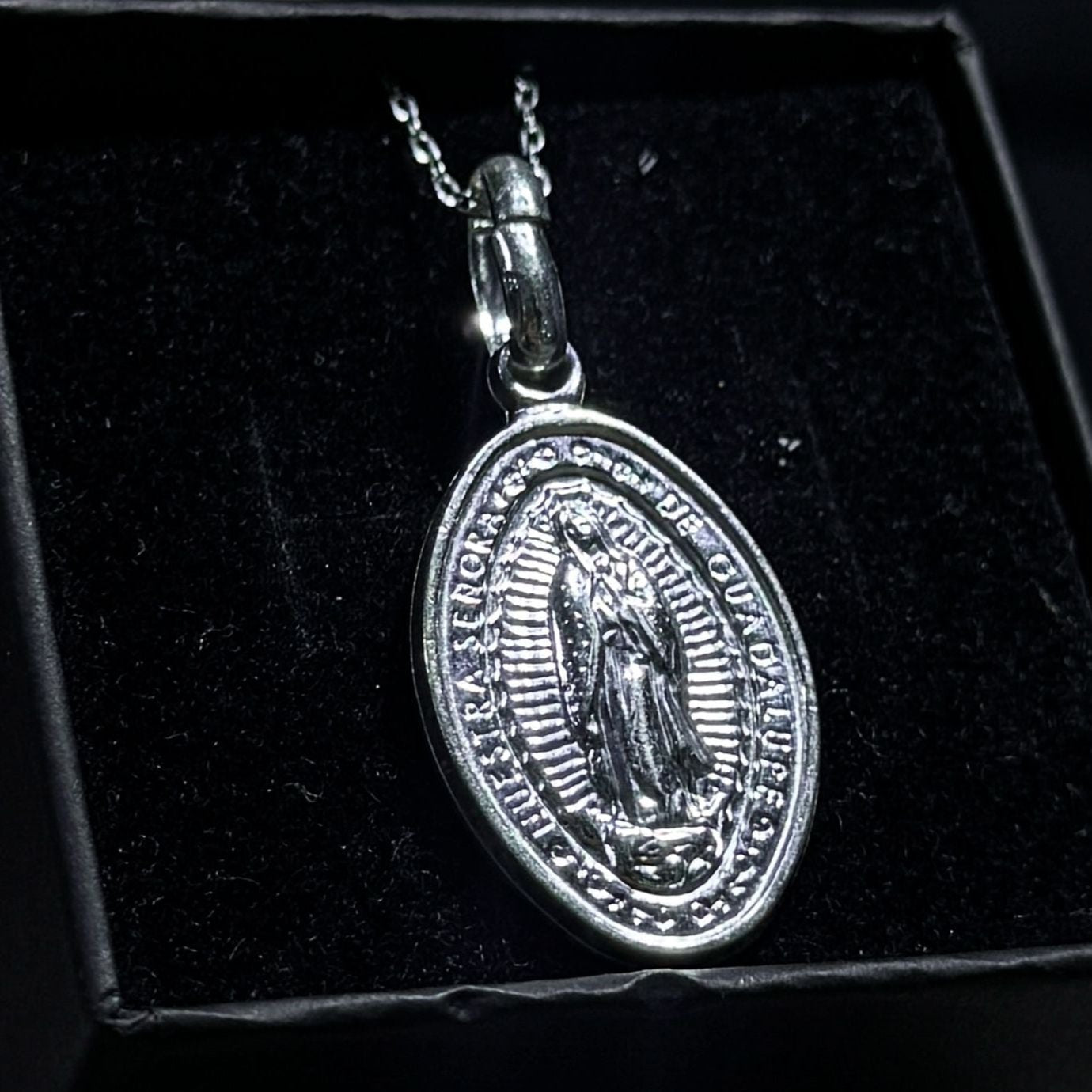 DIJE DE VIRGEN DE GUADALUPE PLATA 925