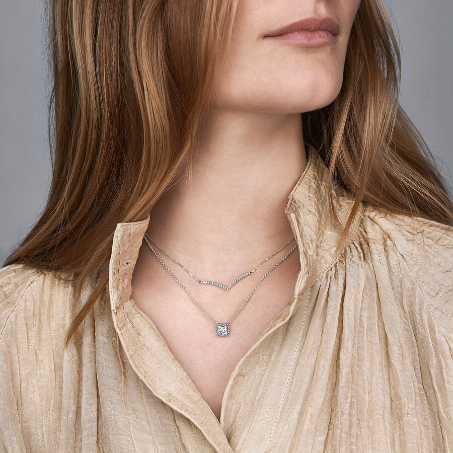 Collar cuadrado