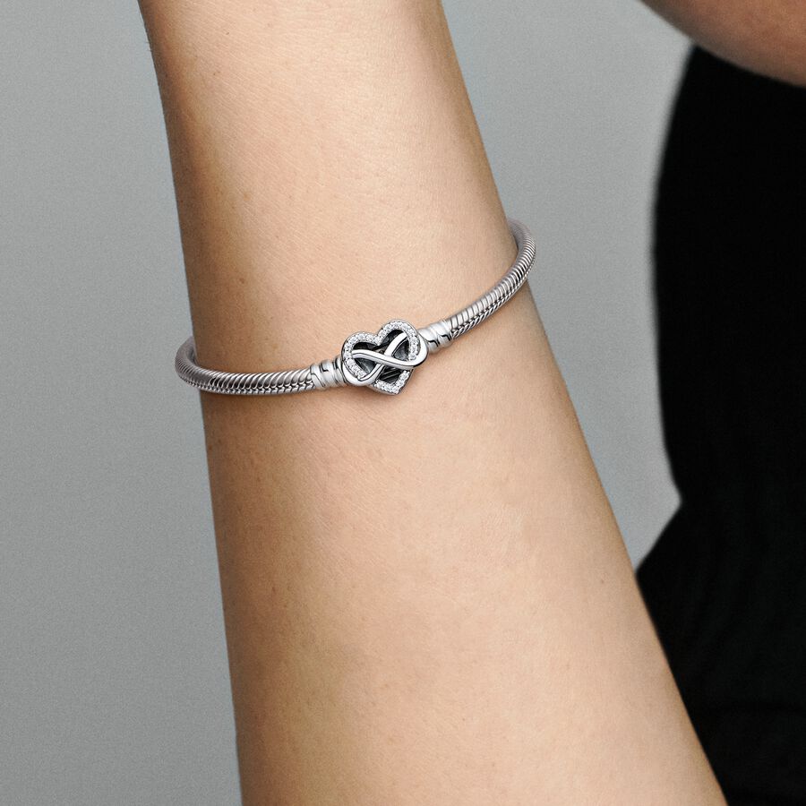 Pulsera de Serpiente con Cierre Corazón Infinito