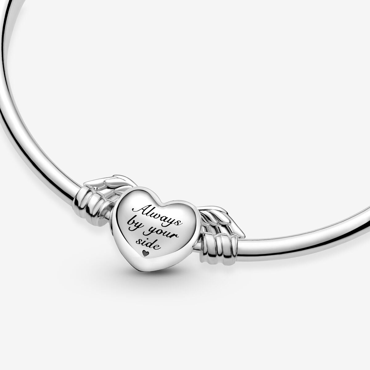 Brazalete de corazón alado