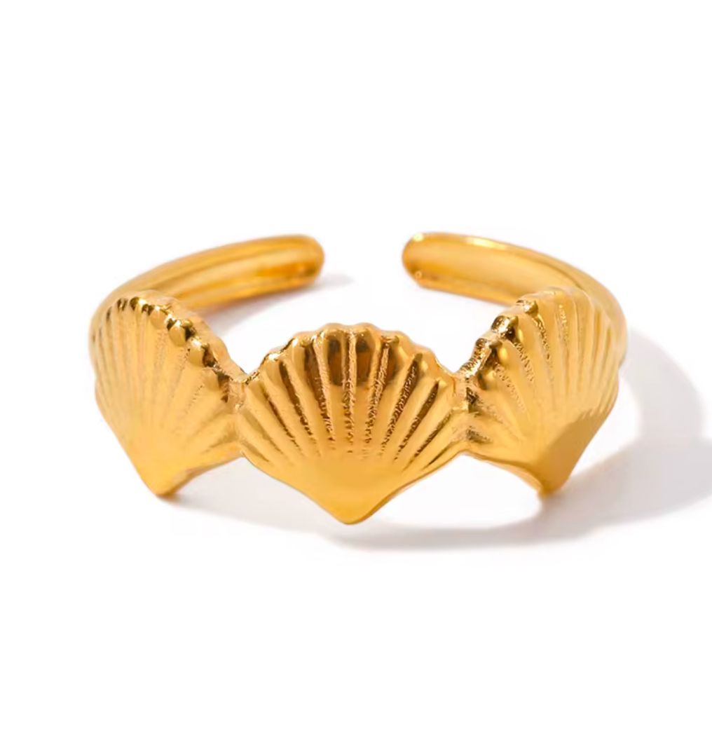 GOLDEN SHELLS RING