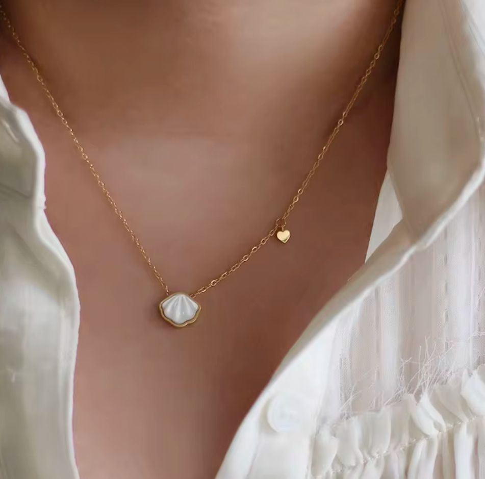 SEA SHELL NECKLACE