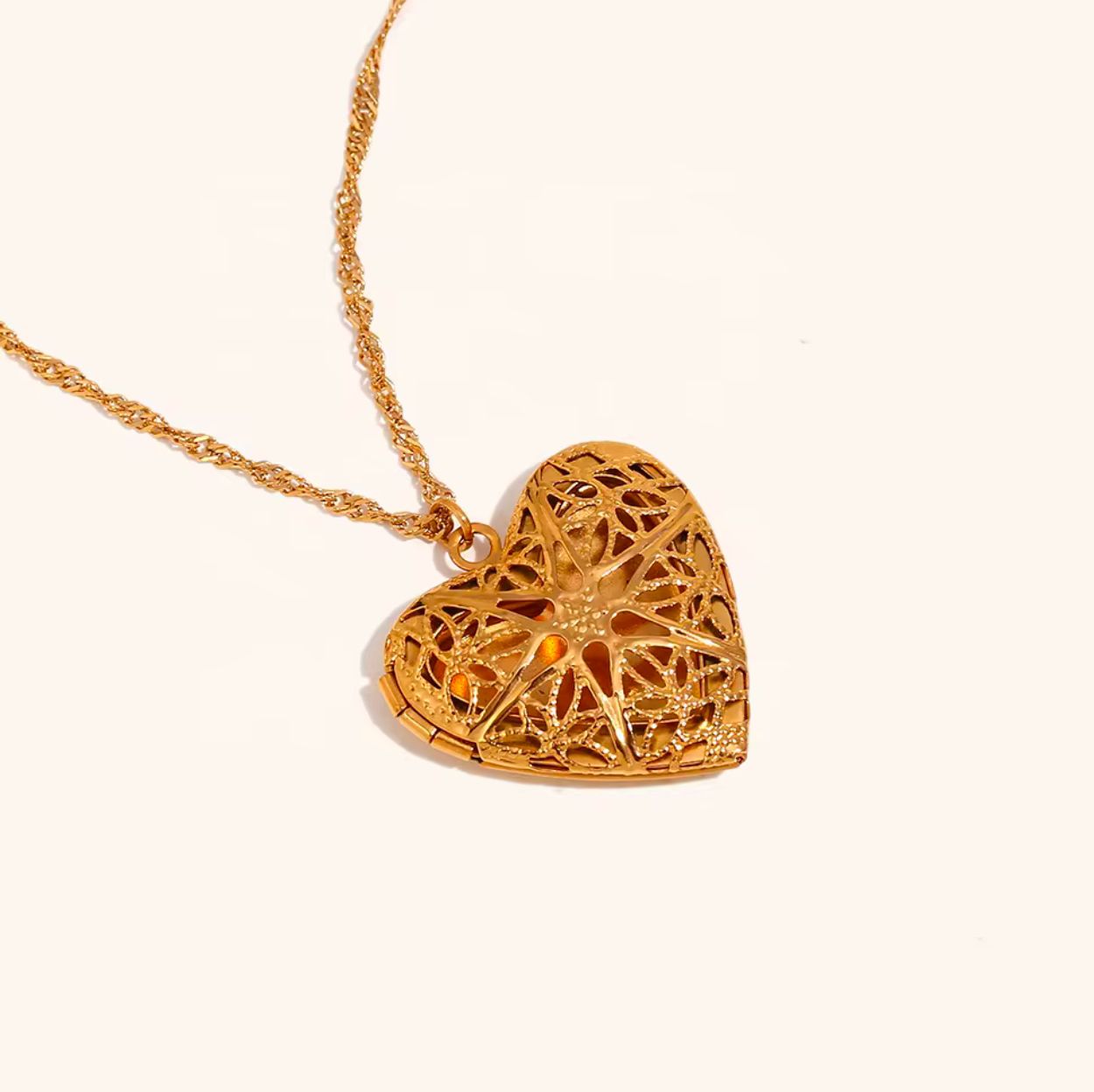 LOCKET GOLD Relicario