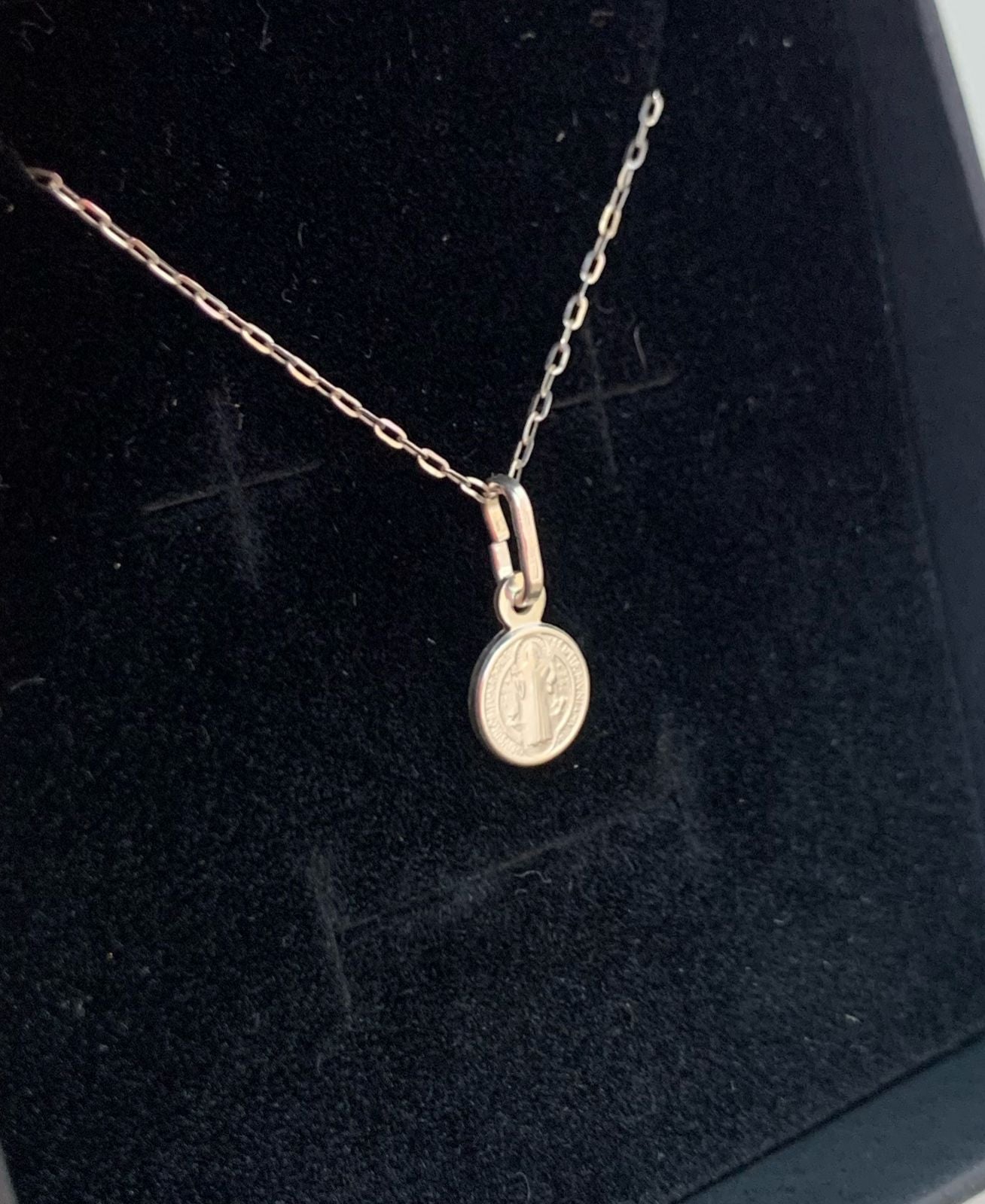 DIJE SAN BENITO, TAMAÑO DIMINUTO, PLATA 925