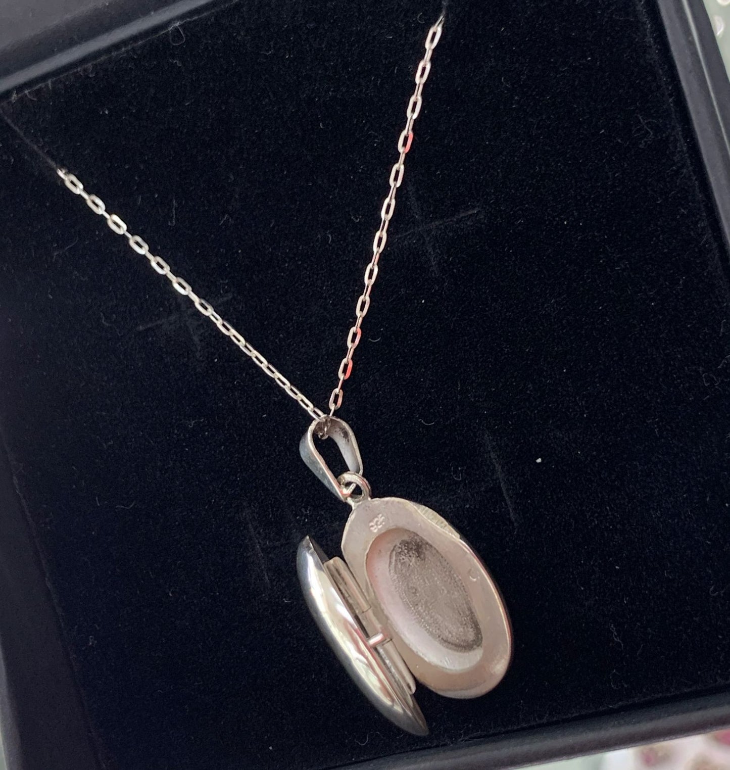 RELICARIO OVALO, PLATA 925