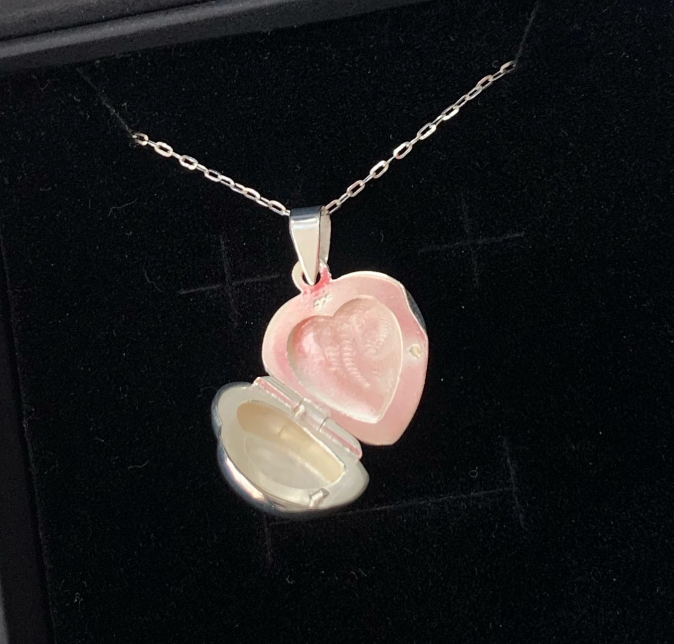 RELICARIO DE CORAZON DECORADO, PLATA 925