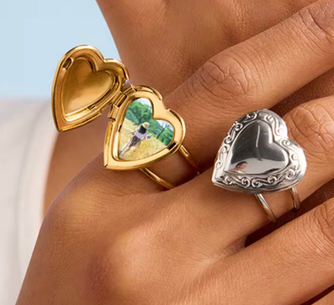 Relicario Ring