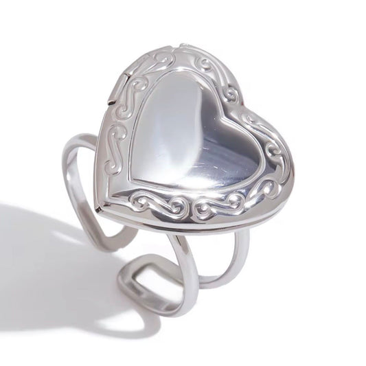 Relicario Ring